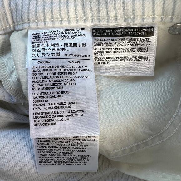 Levi's NWT Women's Mid-Length Shorts Mid-Rise Slim Striped Coastal Size 8 / W29 - Picture 12 of 13